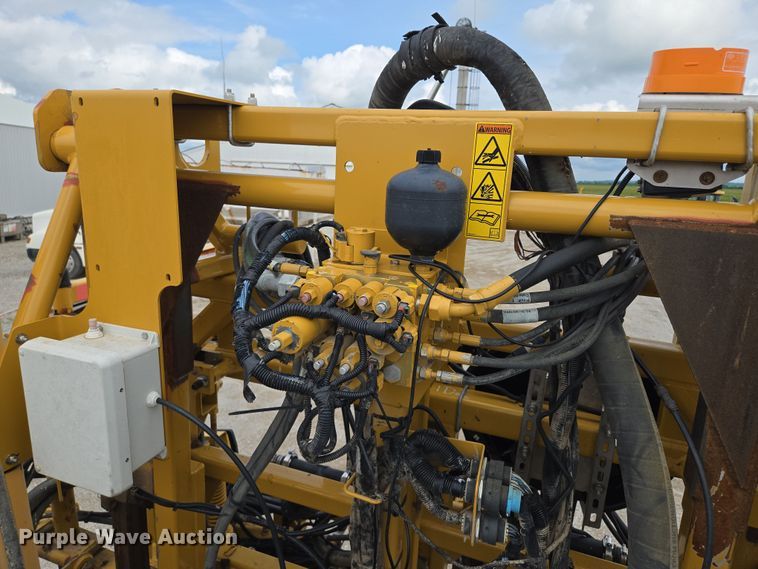 image for item EF1796 2015 RoGator RG900B sprayer