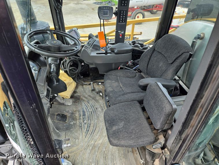 image for item EF1796 2015 RoGator RG900B sprayer