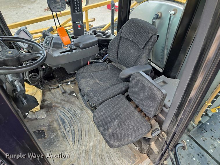 image for item EF1796 2015 RoGator RG900B sprayer