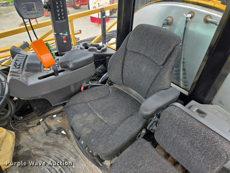 image for item EF1796 2015 RoGator RG900B sprayer