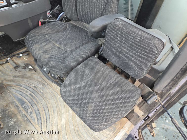 image for item EF1796 2015 RoGator RG900B sprayer