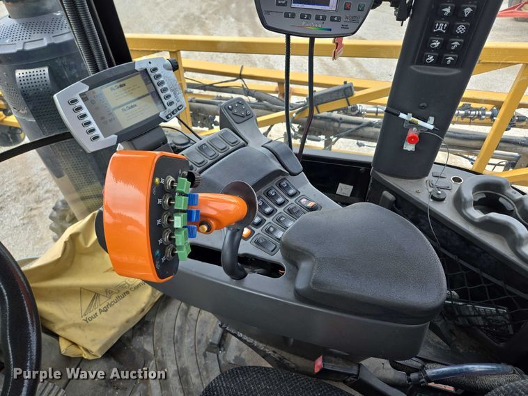 image for item EF1796 2015 RoGator RG900B sprayer