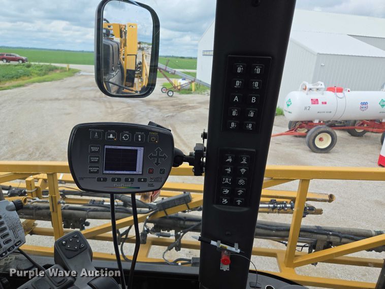 image for item EF1796 2015 RoGator RG900B sprayer