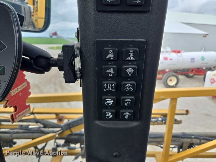 image for item EF1796 2015 RoGator RG900B sprayer