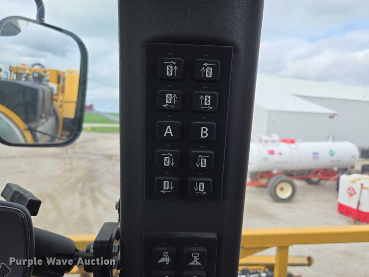 image for item EF1796 2015 RoGator RG900B sprayer