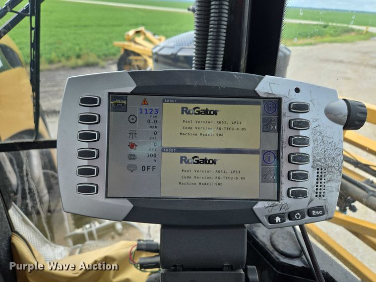 image for item EF1796 2015 RoGator RG900B sprayer