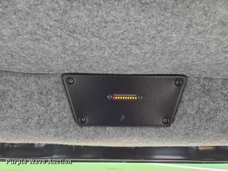 image for item EF1796 2015 RoGator RG900B sprayer