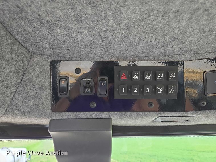 image for item EF1796 2015 RoGator RG900B sprayer