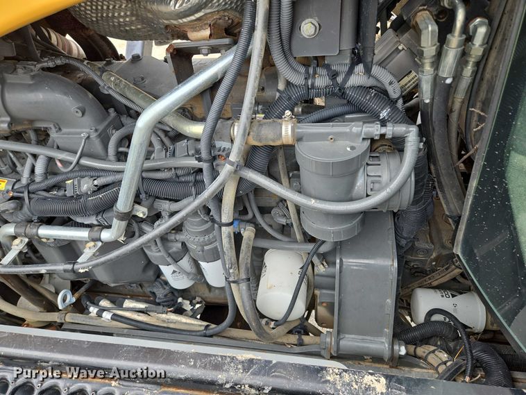 image for item EF1796 2015 RoGator RG900B sprayer