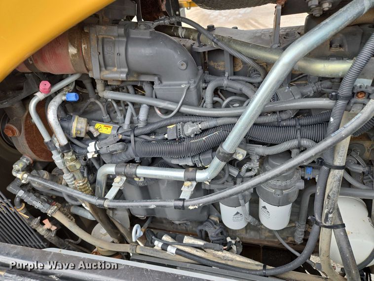 image for item EF1796 2015 RoGator RG900B sprayer