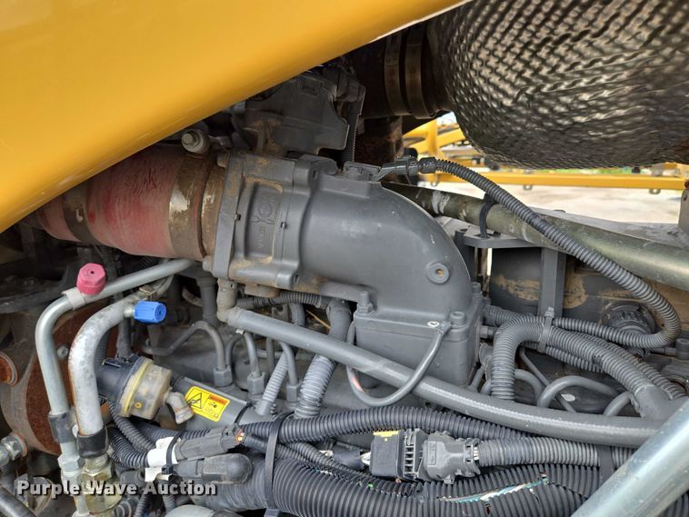 image for item EF1796 2015 RoGator RG900B sprayer