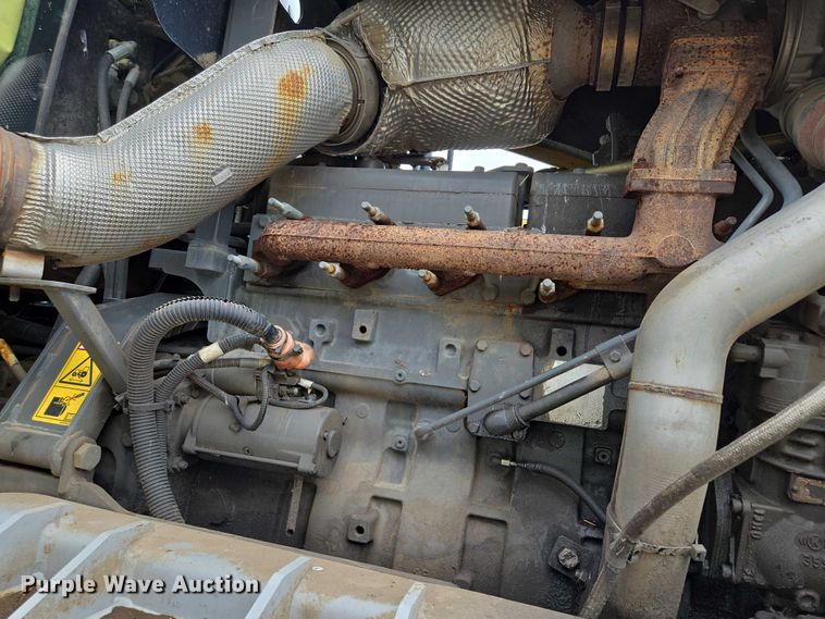 image for item EF1796 2015 RoGator RG900B sprayer