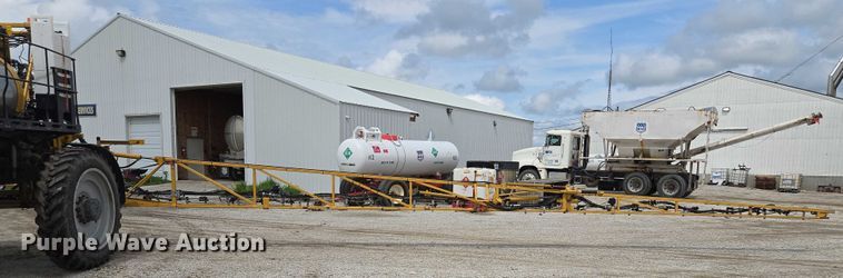 image for item EF1796 2015 RoGator RG900B sprayer