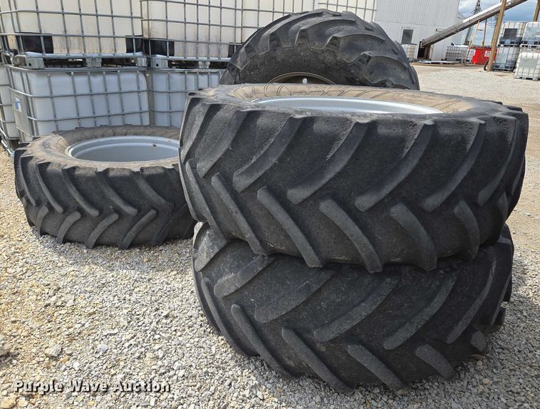 image for item EF1796 2015 RoGator RG900B sprayer