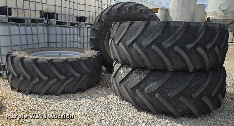 image for item EF1796 2015 RoGator RG900B sprayer