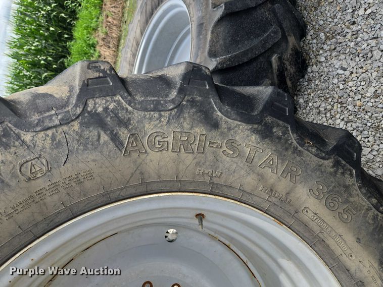 image for item EF1796 2015 RoGator RG900B sprayer