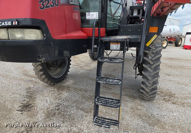 image for item EF1797 2011 Case-IH Patriot 3230 sprayer