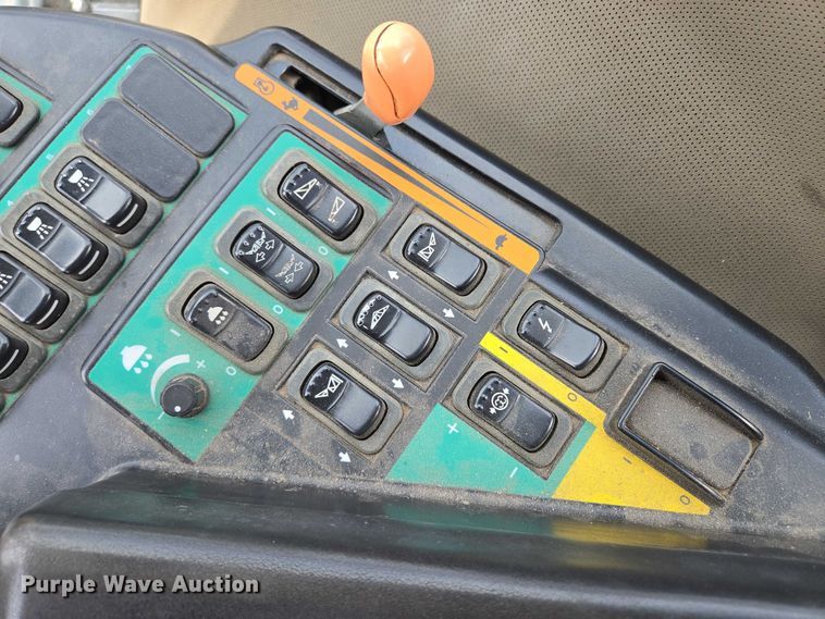 image for item EF1797 2011 Case-IH Patriot 3230 sprayer