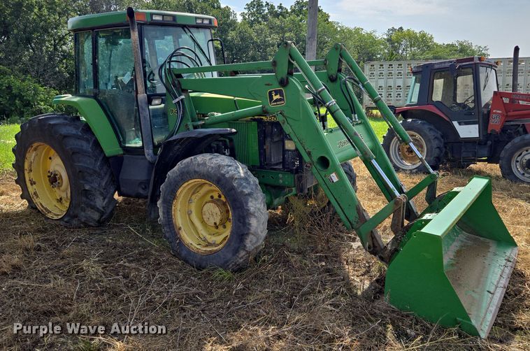 image for item EF1819 1994 John Deere 7200 MFWD tractor