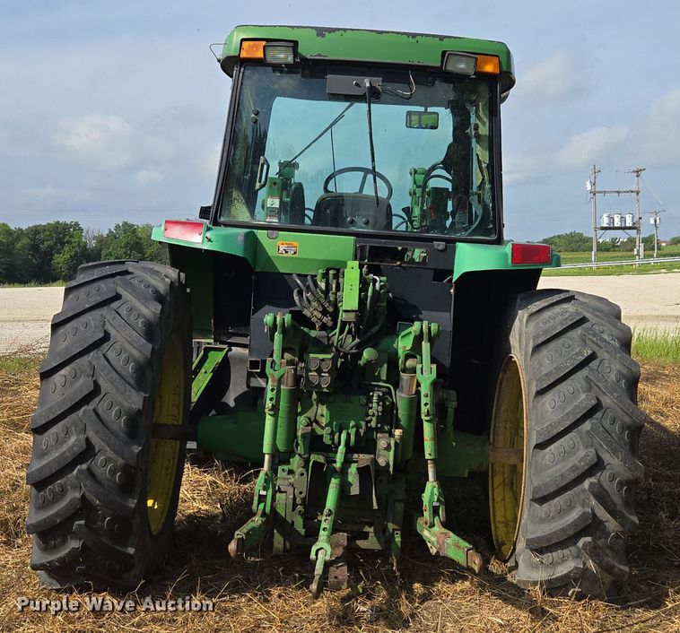 image for item EF1819 1994 John Deere 7200 MFWD tractor