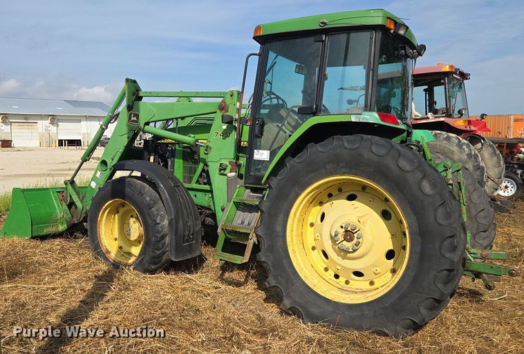 image for item EF1819 1994 John Deere 7200 MFWD tractor