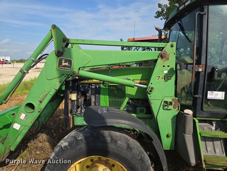 image for item EF1819 1994 John Deere 7200 MFWD tractor