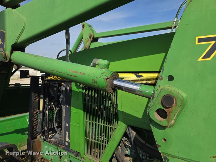 image for item EF1819 1994 John Deere 7200 MFWD tractor