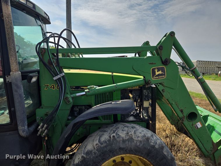 image for item EF1819 1994 John Deere 7200 MFWD tractor