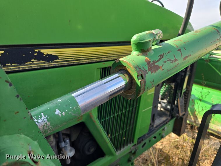 image for item EF1819 1994 John Deere 7200 MFWD tractor