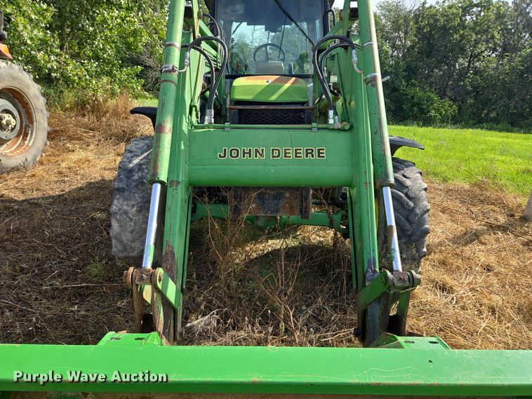image for item EF1819 1994 John Deere 7200 MFWD tractor