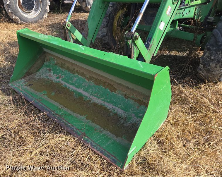 image for item EF1819 1994 John Deere 7200 MFWD tractor