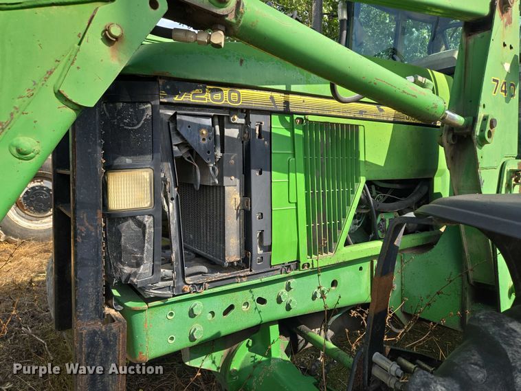 image for item EF1819 1994 John Deere 7200 MFWD tractor