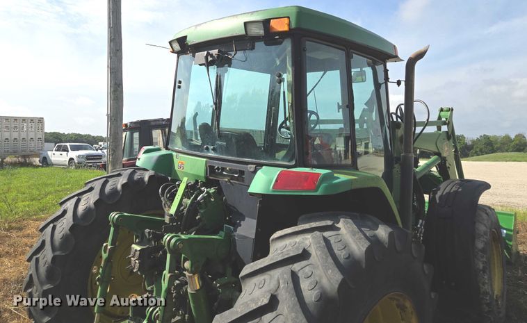 image for item EF1819 1994 John Deere 7200 MFWD tractor