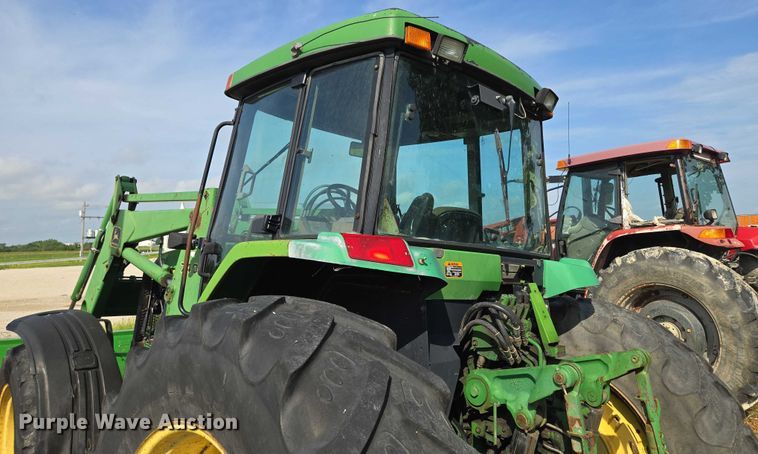 image for item EF1819 1994 John Deere 7200 MFWD tractor
