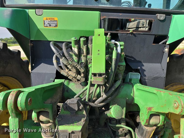 image for item EF1819 1994 John Deere 7200 MFWD tractor