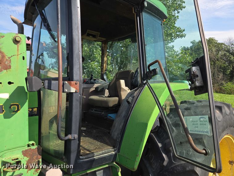 image for item EF1819 1994 John Deere 7200 MFWD tractor