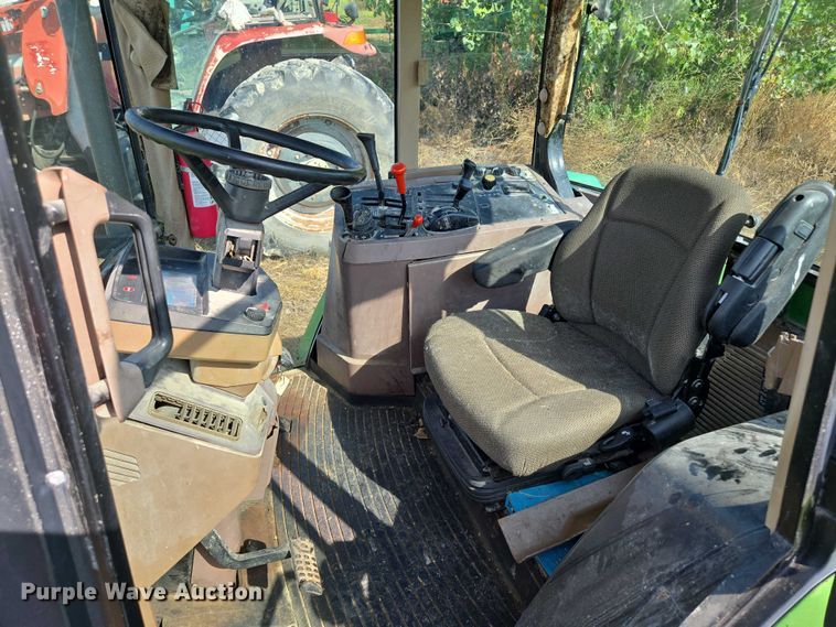 image for item EF1819 1994 John Deere 7200 MFWD tractor