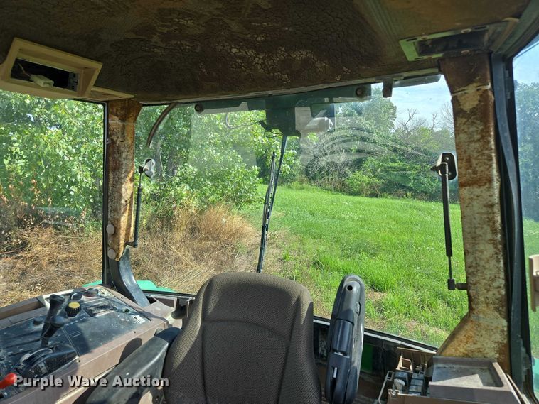 image for item EF1819 1994 John Deere 7200 MFWD tractor