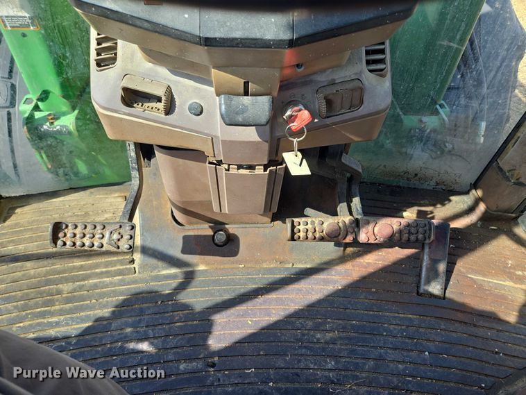 image for item EF1819 1994 John Deere 7200 MFWD tractor