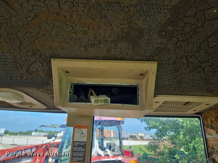 image for item EF1819 1994 John Deere 7200 MFWD tractor