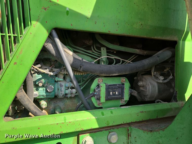 image for item EF1819 1994 John Deere 7200 MFWD tractor