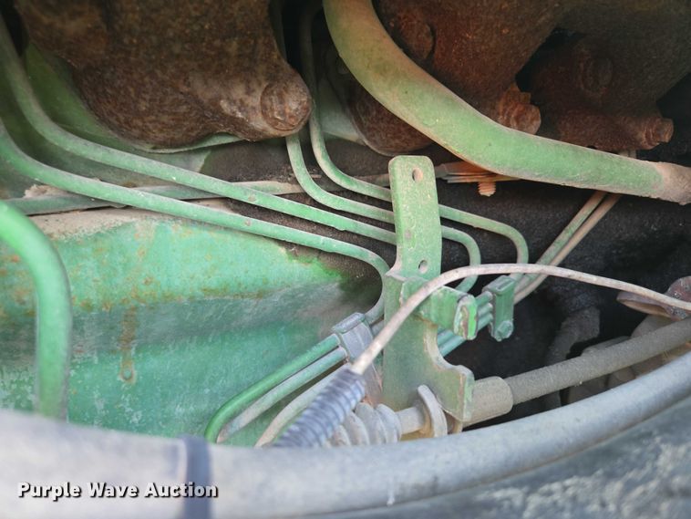 image for item EF1819 1994 John Deere 7200 MFWD tractor