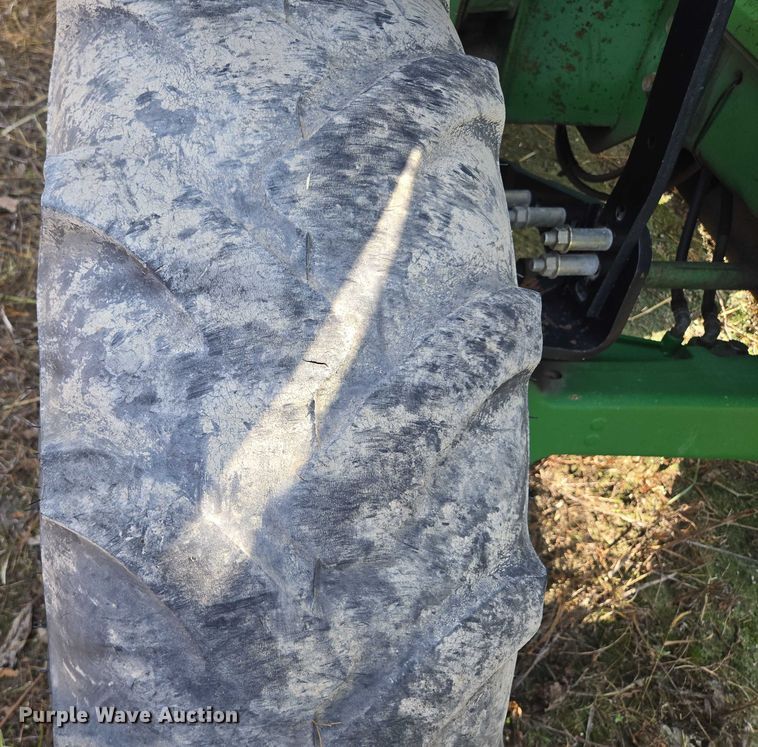 image for item EF1819 1994 John Deere 7200 MFWD tractor