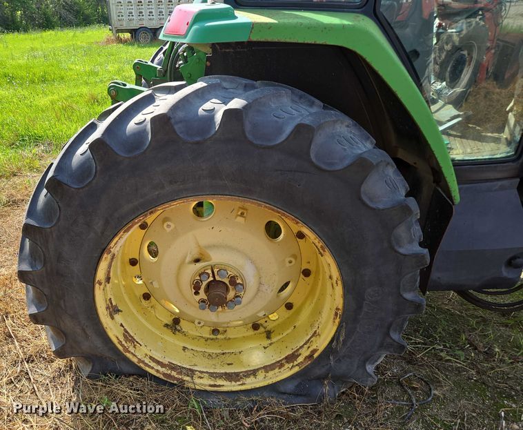 image for item EF1819 1994 John Deere 7200 MFWD tractor