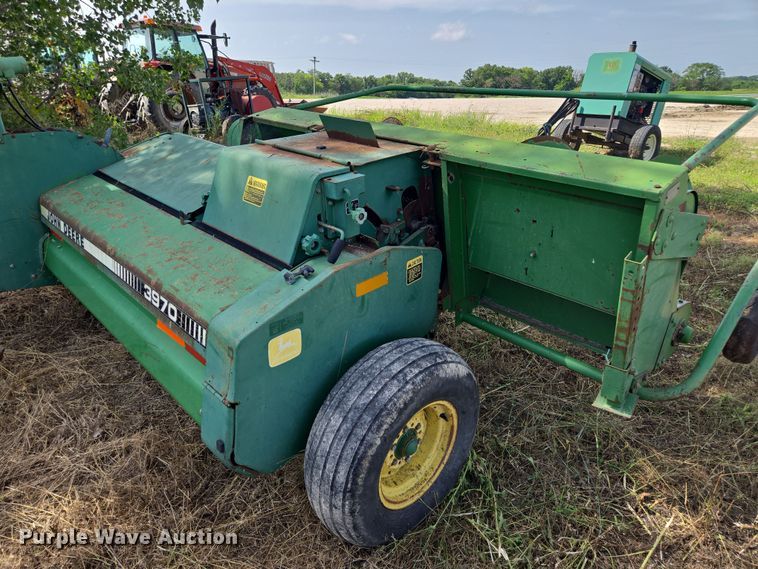 image for item EF1825 1989 John Deere 3970 forage harvester