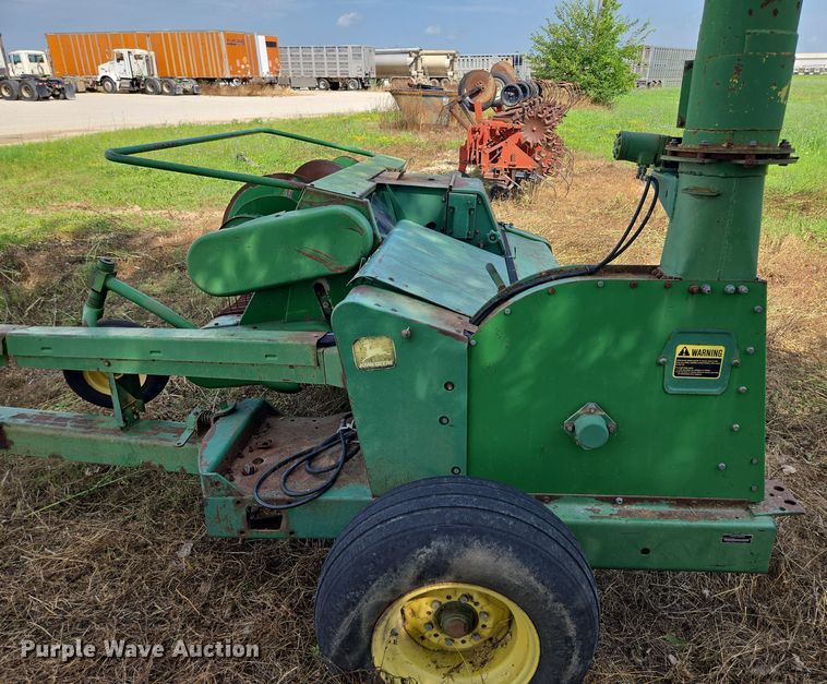 image for item EF1825 1989 John Deere 3970 forage harvester
