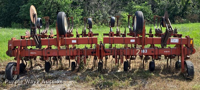 image for item EF1827 International Harvester 183 row crop cultivator