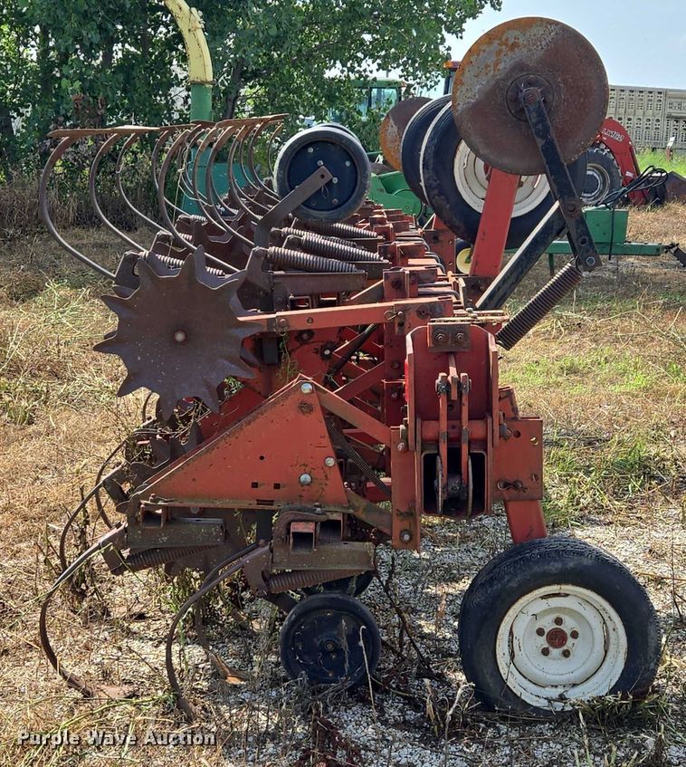 image for item EF1827 International Harvester 183 row crop cultivator