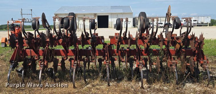 image for item EF1827 International Harvester 183 row crop cultivator