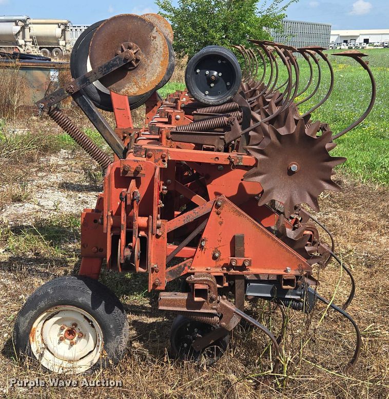 image for item EF1827 International Harvester 183 row crop cultivator